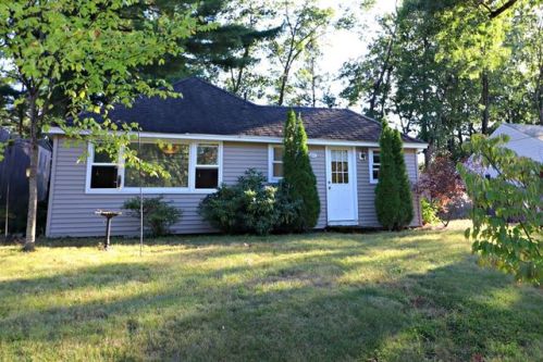 471 Plumtree Rd, Springfield MA  01118-1419 exterior