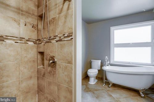 2112 Northview Ln, Harrisburg PA 17110-3911 exterior