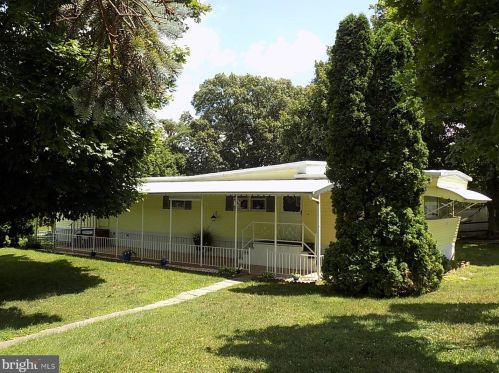 28 Springvale Rd, Red Lion, PA 17356-8337