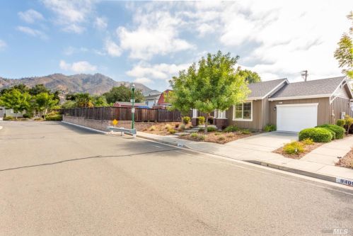 9411 Oak Trail Cir, Santa Rosa, CA 95409-6172