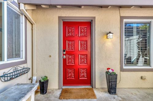 1634 Calle Santa Anna, Pleasanton CA  94566-5927 exterior