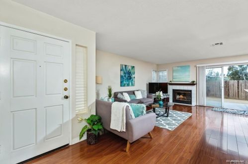 7046 Osler St, San Diego, CA 92111-5500
