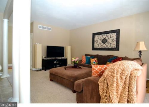 129 Sequoia Dr, Berlin Boro NJ  08009-1445 exterior