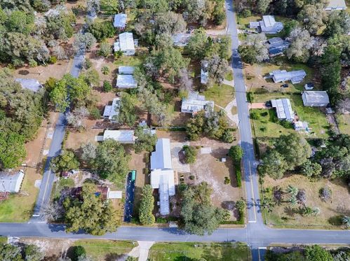 17320 65th Ln, Ocklawaha FL  32179-3220 exterior