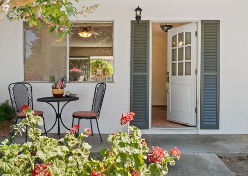 1674 Juniper Ave, Solvang CA  93463-2828 exterior