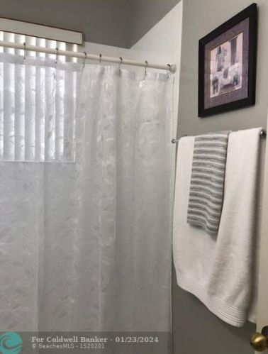 10569 13th Ct, Hollywood FL  33025-4766 exterior