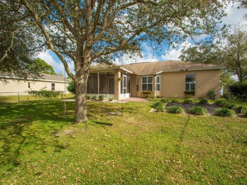 8425 102 Ct, Vero Beach FL  32967-3282 exterior