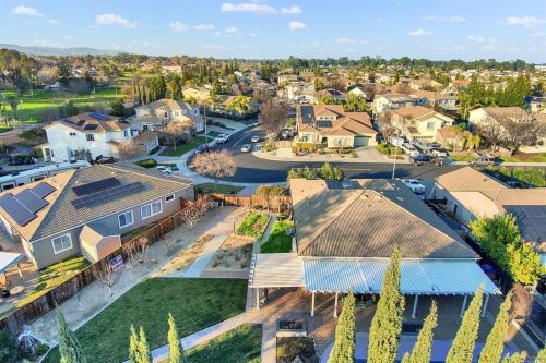 131 Feather Riv Cir, Vacaville CA 95688-8749 exterior