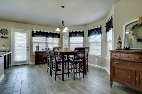 8713 Vista Royale Dr, Fort Worth TX  76108-7946 exterior