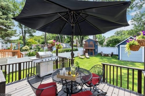 7 Roosevelt Ave, Cranford NJ  07016-2615 exterior