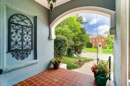1311 Delta Ave, Cincinnati, OH 45208-2417