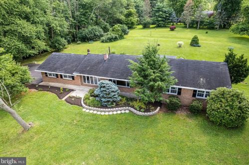 251 Shadynook Rd, Harleysville, PA 19438-2617