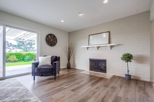 6738 Dennison St, San Diego CA 92122-2431 exterior