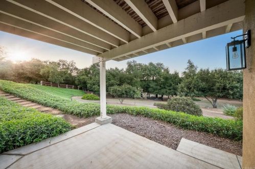 26285 Calle De Encinas, Valley Center CA  92082-7464 exterior