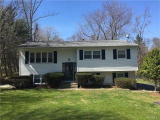 39 Airmont Rd, Airmont NY  10901-7134 exterior