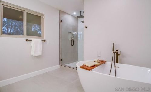 2502 Singing Vista Way, El Cajon CA  92019-2740 exterior