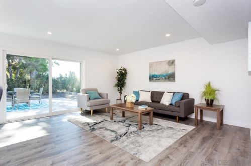 4137 Auburn Ave, Oceanside CA  92056-6018 exterior