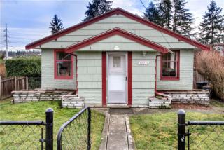 12226 Fremont Ave, Seattle, WA 98133-8025