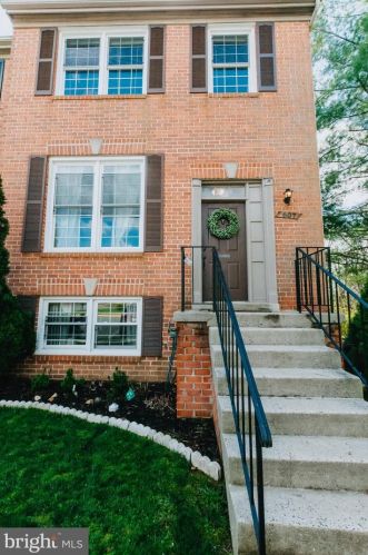 607 Davis Ave, Leesburg, VA 20175-3436