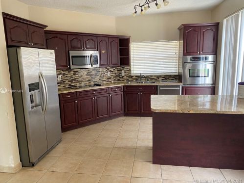 20731 3rd St, Hollywood, FL 33029-3517