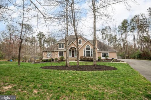 7905 Waterford Dr, Spotsylvania VA  22551-2204 exterior