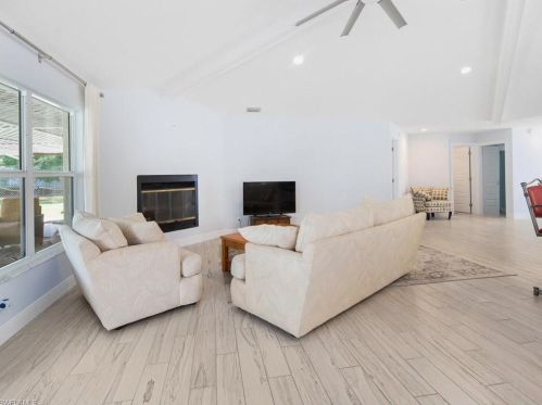 520 Soll St, Naples FL  34109-3873 exterior