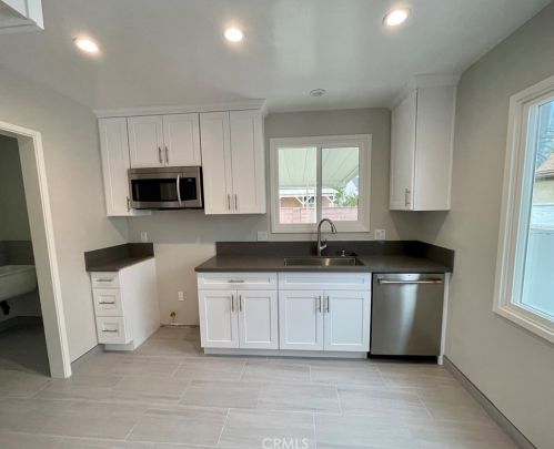 4635 Paramount Blvd, Lakewood CA  90712-3650 exterior