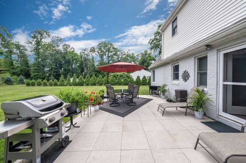 72 Maple Ave, Fishkill NY  12524-2213 exterior