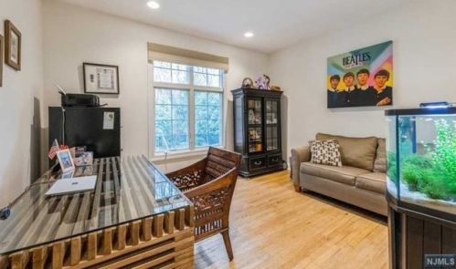 9 Blackledge Ct, Closter NJ  07624-3231 exterior