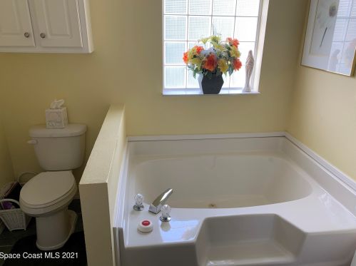 112 Scenic Dr, Cocoa FL 32926-2574 exterior