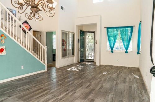5812 Homewood Way, Riverbank, CA 95367-9550
