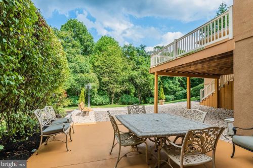 17 Westwind Dr, Lemoyne PA  17043-1233 exterior