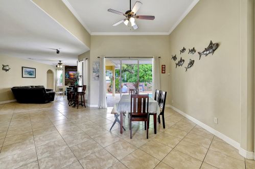 649 Karrigan Ter, Fort Pierce, FL 34983-3237