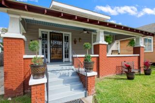 727 Rupp St, Gretna, LA 70053-2141