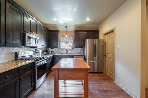 3308 Kari Ln, Greenville TX  75402-7202 exterior