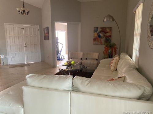 8734 149th Ter, Hialeah, FL 33018-8055
