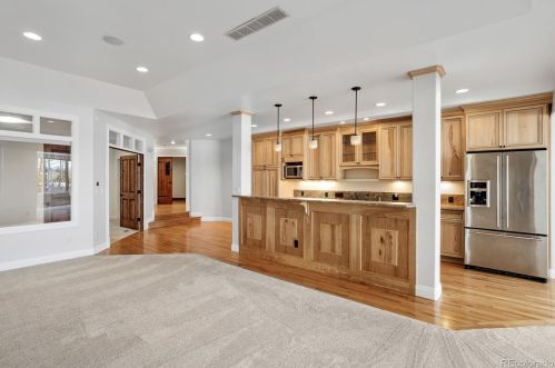 93 Glenmoor Dr, Englewood CO 80113-7117 exterior