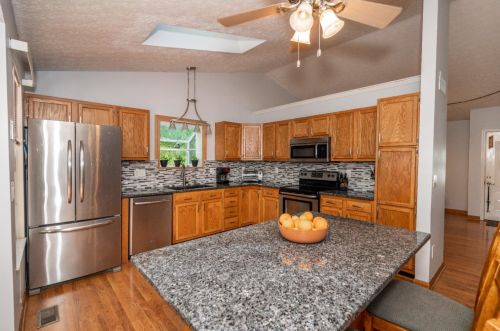 1561 Driftwood Ct, Amelia, OH 45102-9209
