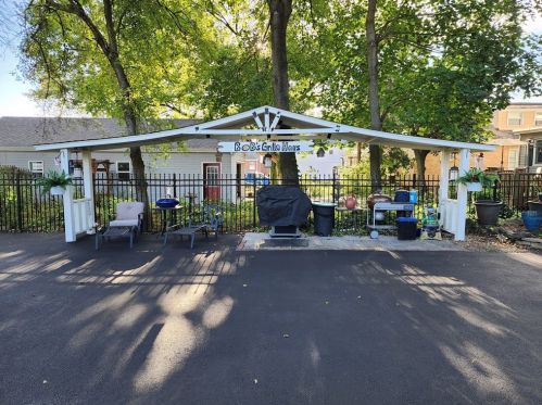 340 Grandview Ave, Zelienople PA  16063-1101 exterior