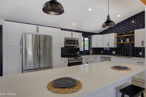 6220 7th Ave, Phoenix AZ 85007-4102 exterior