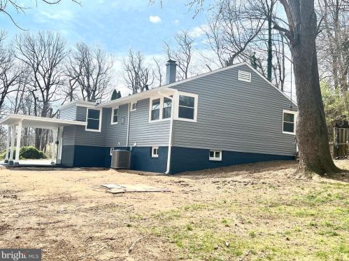 7104 Arlington Blvd, Falls Church, VA 22042-1828