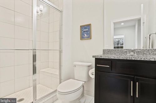 10244 Forest Lake Dr, Great Falls VA  22066-3609 exterior