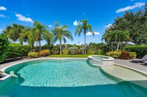 29006 Blaisdell Dr, Naples FL  34119-0930 exterior