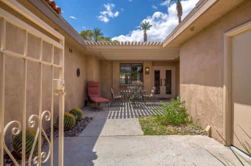 15 Lorca Dr, Rancho Mirage, CA 92270-3941