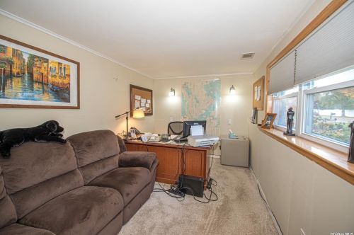 28 Hammond Rd, Elwood NY  11731-4810 exterior