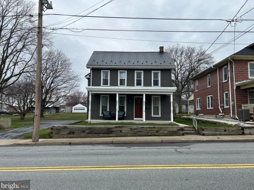 1361 Main St, Ephrata, PA 17522-1313