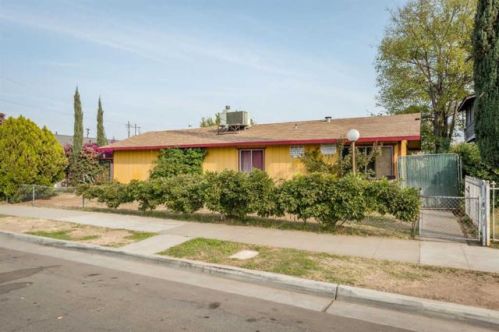 460 Calaveras St, Fresno, CA 93701-2616
