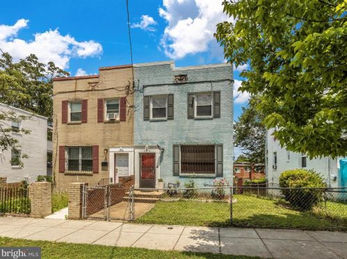 4210 Edson Pl, Washington, DC 20019-8022