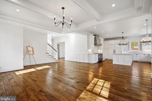 608 Jackson St, Falls Church VA  22046-2828 exterior