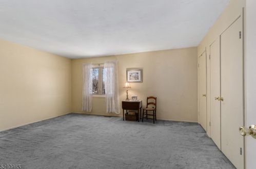 23 Manchester Rd, Flemington NJ  08822-6822 exterior